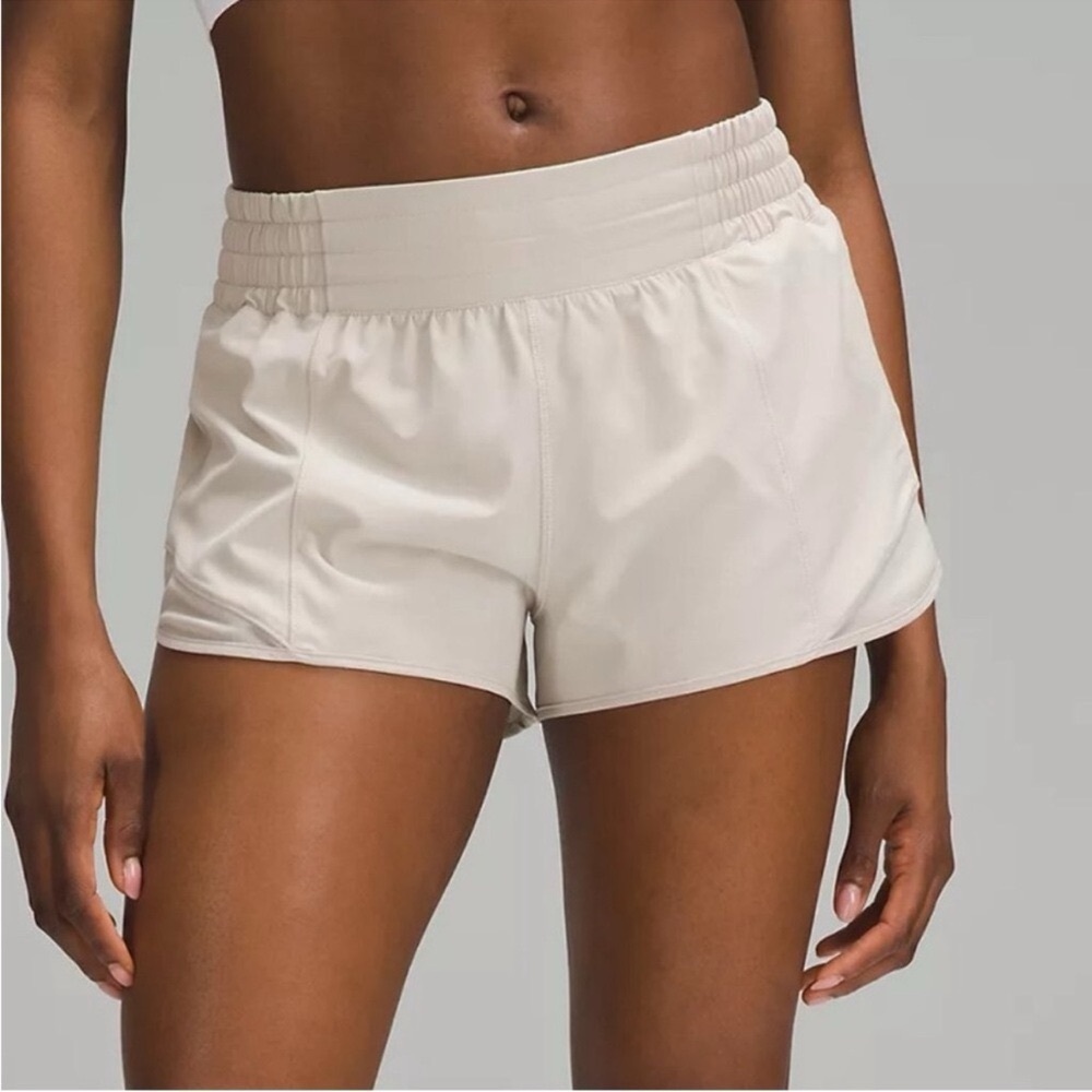 NWT Lululemon Hotty Hot High Rise Athletic Shorts Mojave Tan 12 14